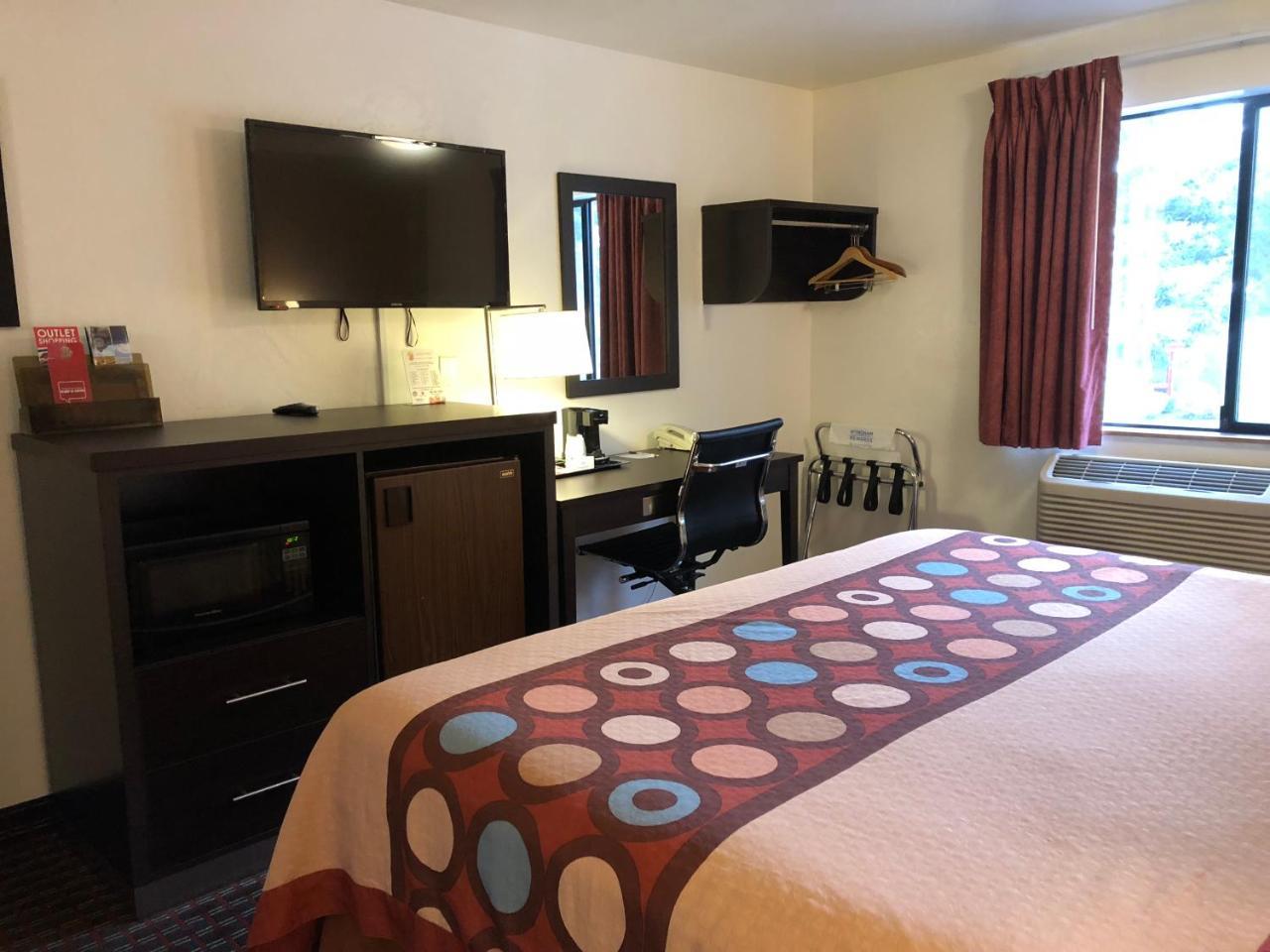 Super 8 By Wyndham Lacey Olympia Area Экстерьер фото