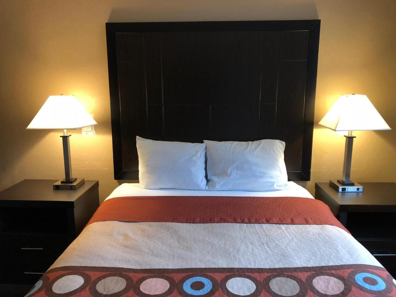 Super 8 By Wyndham Lacey Olympia Area Экстерьер фото