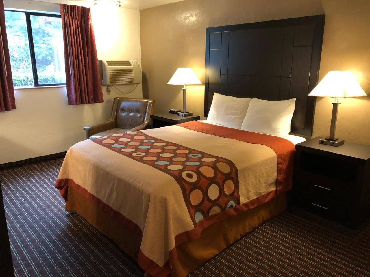 Super 8 By Wyndham Lacey Olympia Area Экстерьер фото